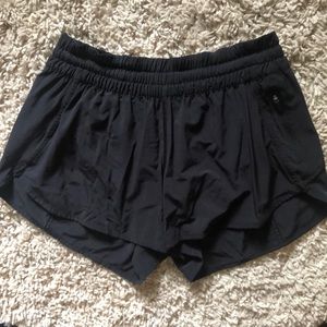 Lululemon tracker shorts 4”